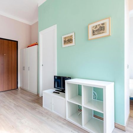 Garibaldi District Cosy Studio Apartment Милано Екстериор снимка