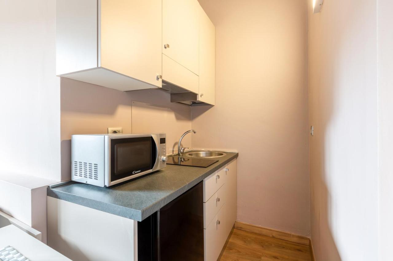 Garibaldi District Cosy Studio Apartment Милано Екстериор снимка
