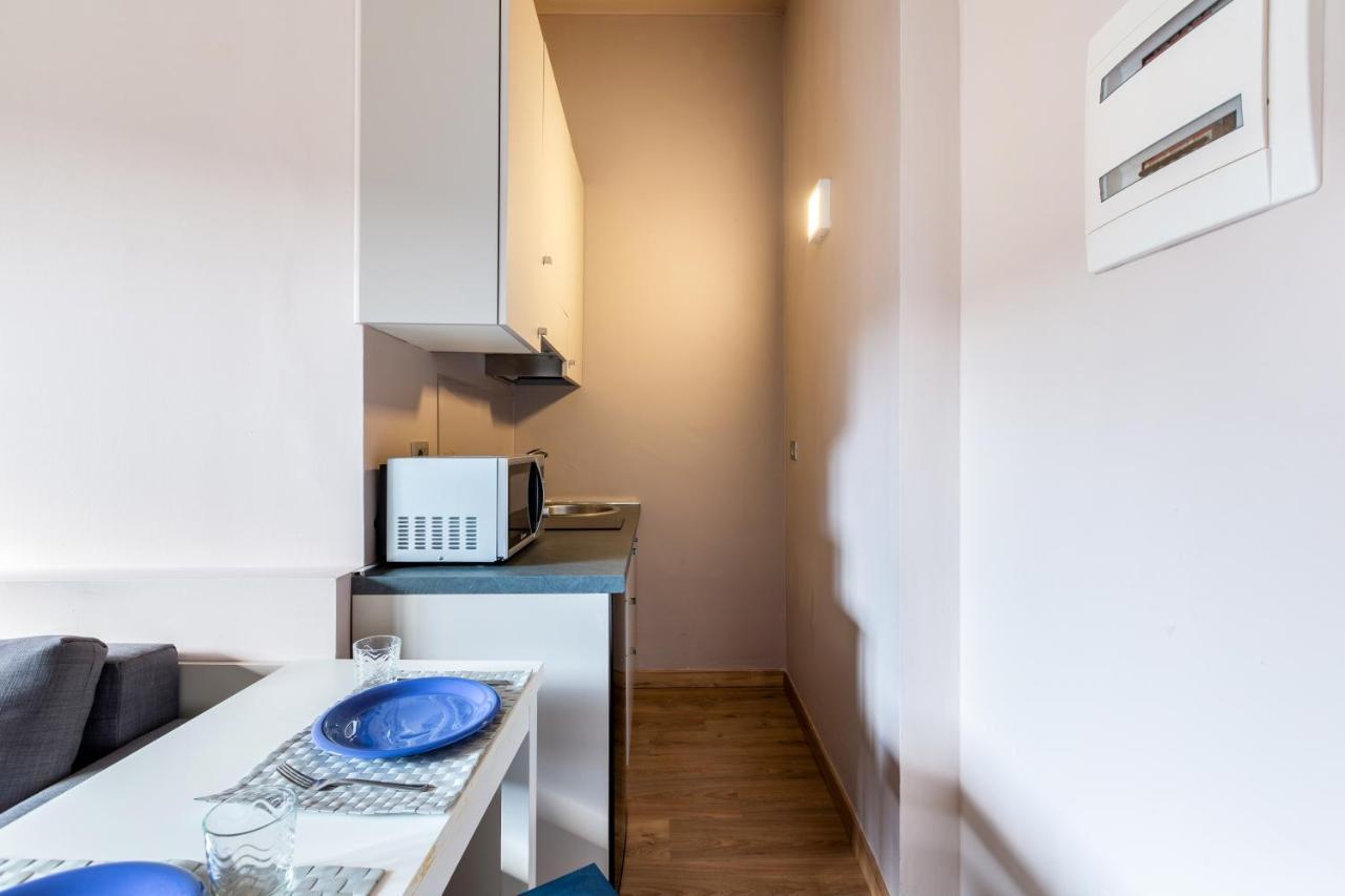 Garibaldi District Cosy Studio Apartment Милано Екстериор снимка